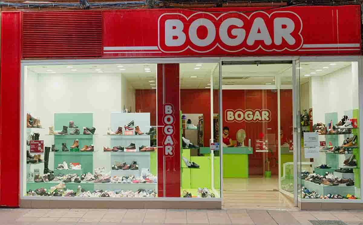 Elevado mendigo paralelo Historia de nuestras tiendas de zapatos en Zaragoza — Zapaterias Bogar