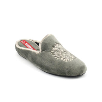 zapatilla mujer nortenas 7 35 25 chinela terciopelo gris 2 - ZAPATILLA MUJER NORTEÑAS 7-35-25 | CHINELA DE CASA EN TERCIOPELO CON ESCUDO Y CUÑA DE 3 CM zapatilla mujer nortenas 7 35 25 chinela terciopelo gris 2 - ZAPATILLA MUJER NORTEÑAS 7-35-25 | CHINELA DE CASA EN TERCIOPELO CON ESCUDO Y CUÑA DE 3 CM