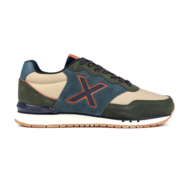 Zapatillas Munich Dash Premium 238 para hombre, con diseño retro running inspirado en los clásicos de Munich. Un modelo casual y urbano que combina estilo atemporal con un toque de sofisticación moderna.