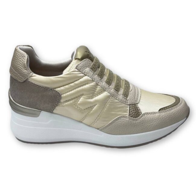 Zapato mujer Mysoft 25M250 - deportivas casual con plataforma para mujer en color beige, con diseño elegante, detalles en texturas y suela antideslizante.