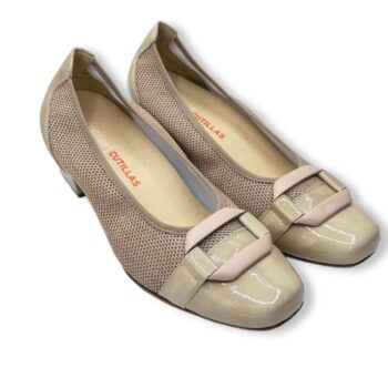 Salón Tacón Cutillas 81241 Camel - zapato de tacón bajo con paneles de malla y detalles en piel vegana