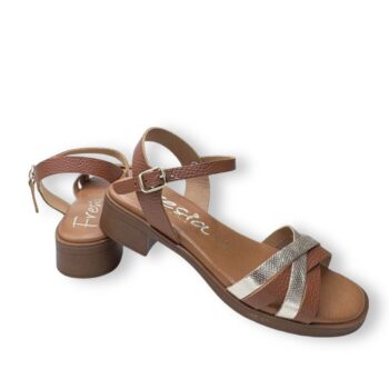 FRESIAWOMAN -460-cuero.jpg