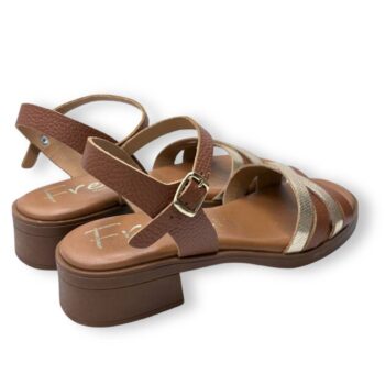 FRESIAWOMAN -460-cuero.jpg