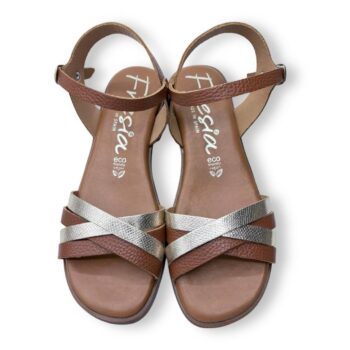 FRESIAWOMAN -460-cuero.jpg