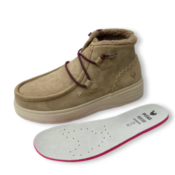 Botín de mujer Pitas color camel, con cordones elásticos burdeos y forro cálido interior.
